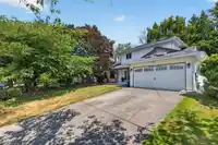 1054 163A STREET - thumbnail 3