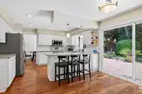 1054 163A STREET - thumbnail 21