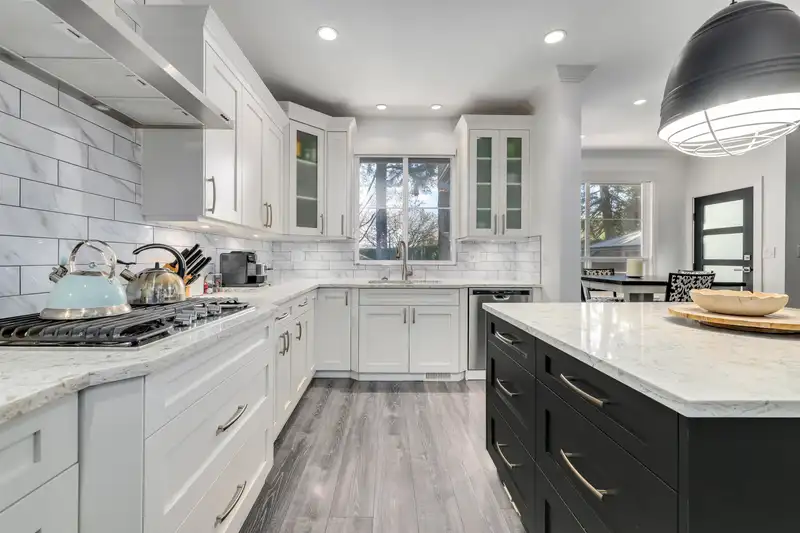 2958 147A STREET - photo 4 of 32