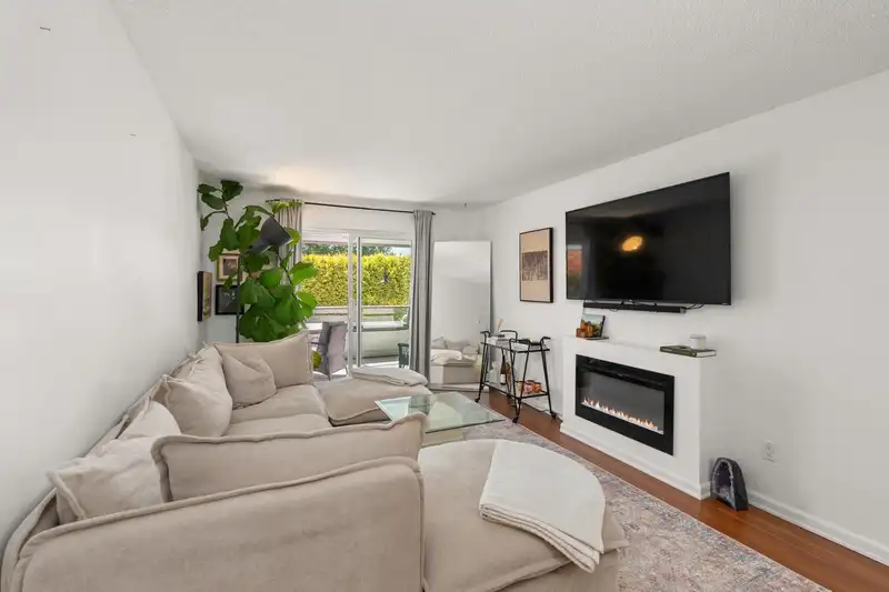 111 1341 GEORGE STREET - photo 4 of 19