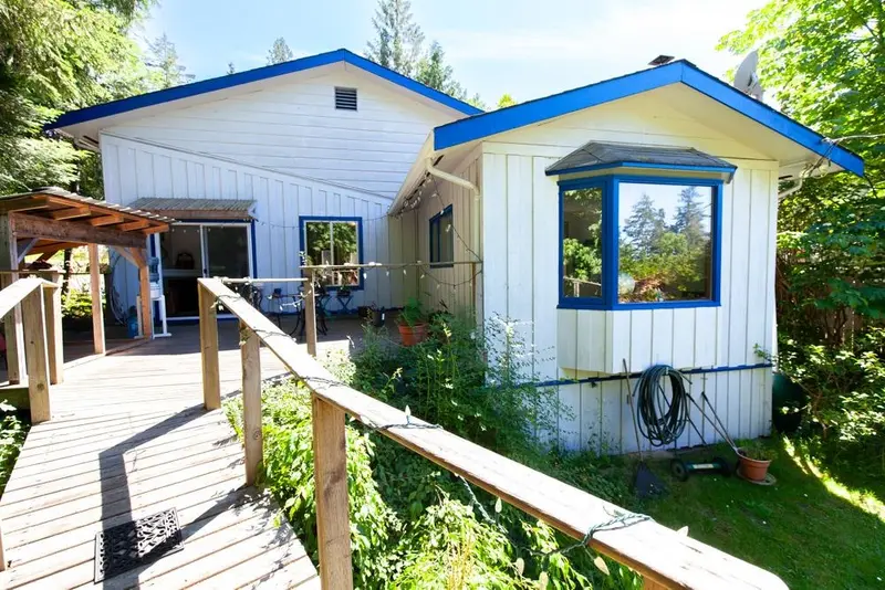 370 MAPLE DRIVE - photo 1 of 25