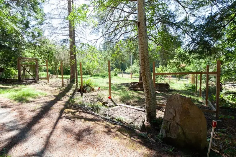 370 MAPLE DRIVE - photo 3 of 25