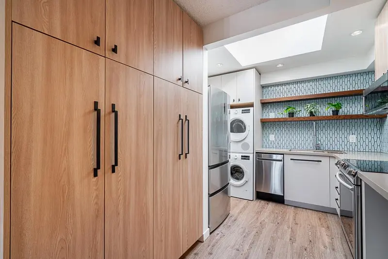 204 555 NORTH ROAD - photo 3 of 25