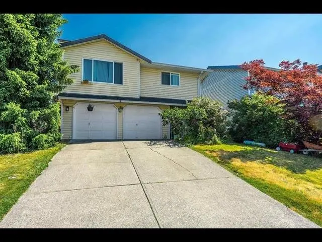 22905 113 AVENUE - photo 2 of 25