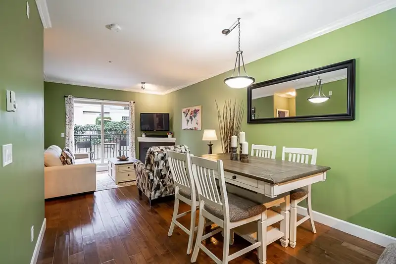 102 15268 18 AVENUE - photo 3 of 26