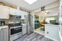 306 14950 THRIFT AVENUE - thumbnail 12