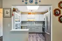 306 14950 THRIFT AVENUE - thumbnail 14
