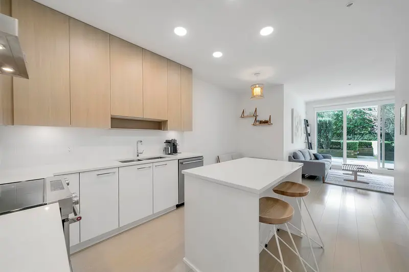 210 5460 BROADWAY - photo 1 of 25