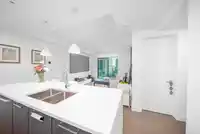 606 1588 JOHNSTON ROAD - thumbnail 30