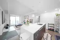 606 1588 JOHNSTON ROAD - thumbnail 32