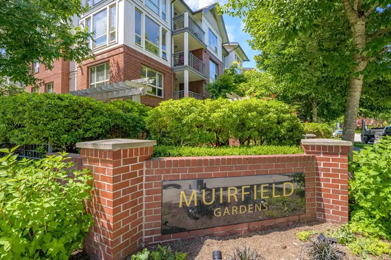 406 2167 152 STREET - photo 1 of 33