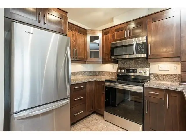 303 15777 MARINE DRIVE - photo 2 of 6