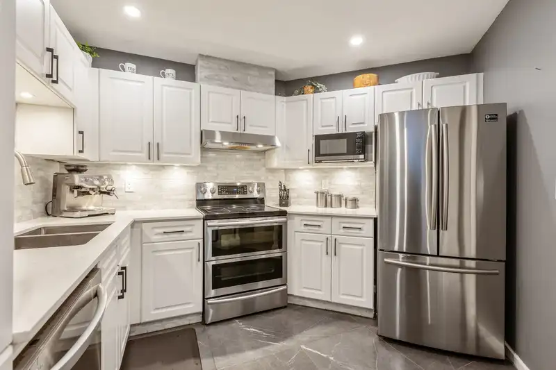 311 15185 22 AVENUE - photo 4 of 29