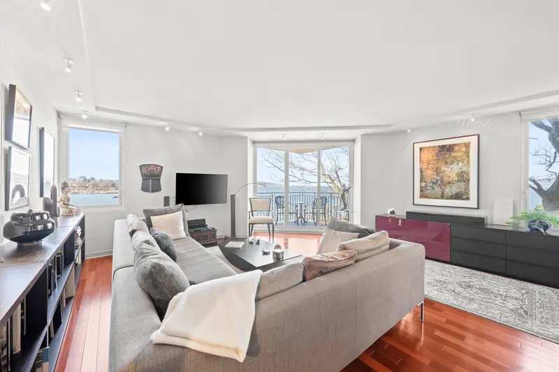 402 1575 BEACH AVENUE - photo 3 of 25