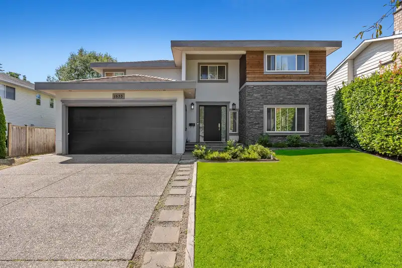 1533 160A STREET - photo 1 of 31