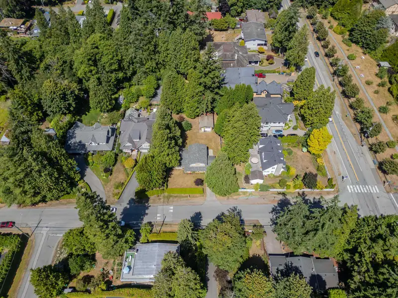 12765 22 AVENUE - photo 4 of 19