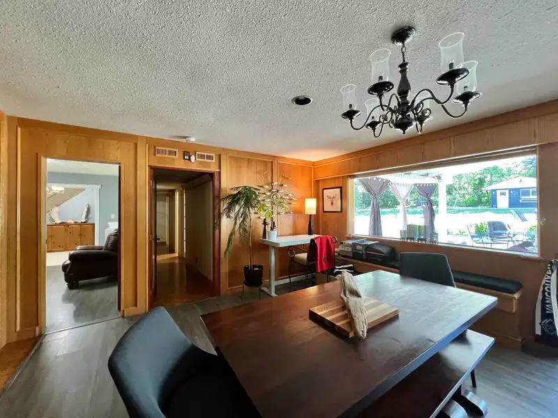 13524 28 AVENUE - photo 2 of 12