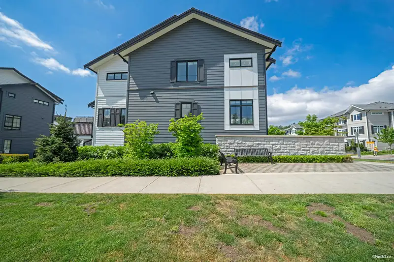 82 2075 OAK MEADOWS DRIVE - photo 3 of 34