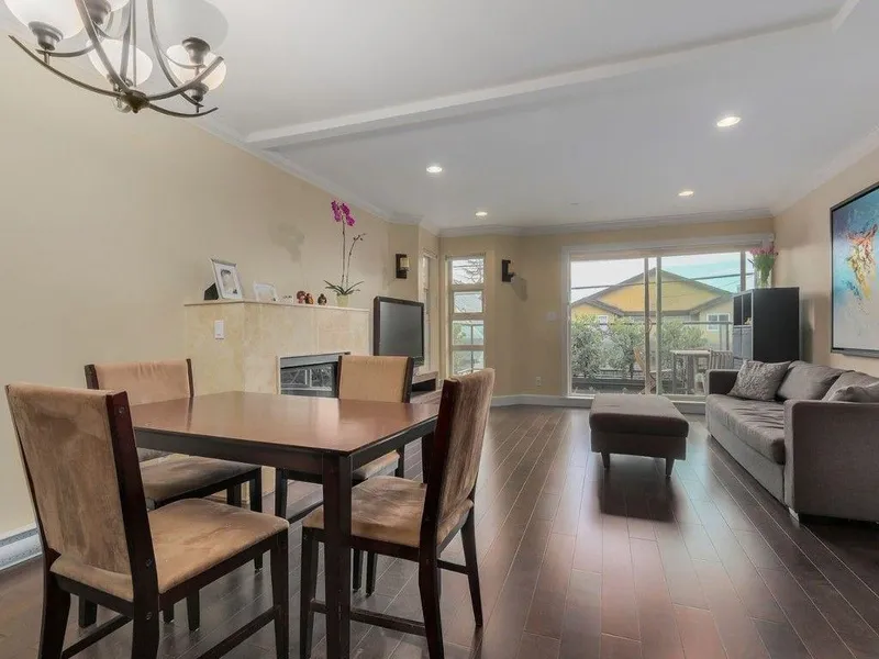 7 215 E 4TH STREET - photo 3 of 18