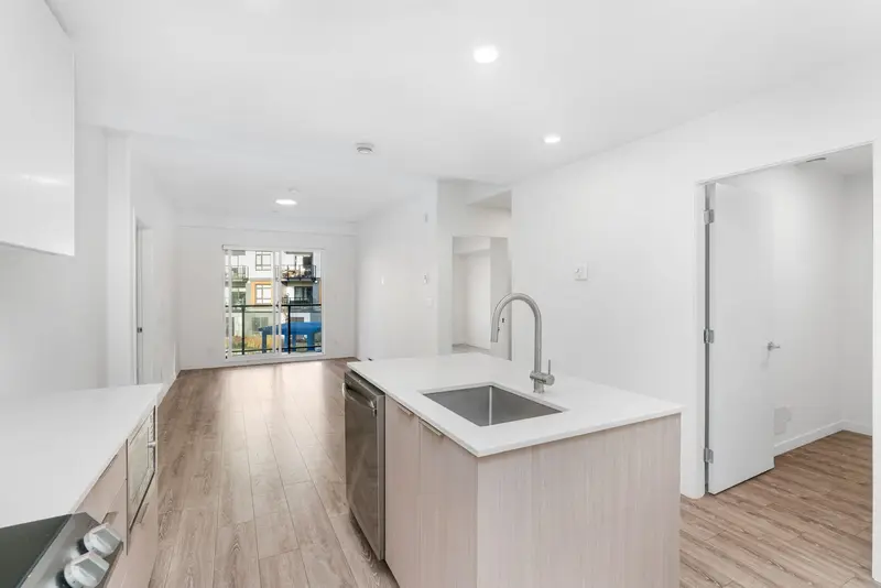 209 13969 96 AVENUE - photo 3 of 25