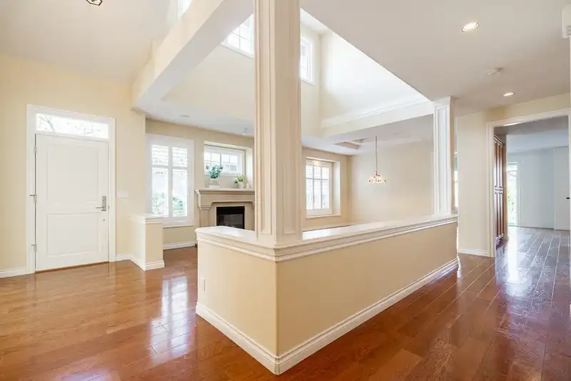 73 15715 34 AVENUE - photo 4 of 25