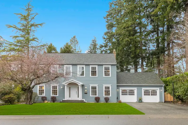 13445 19 AVENUE - photo 1 of 40