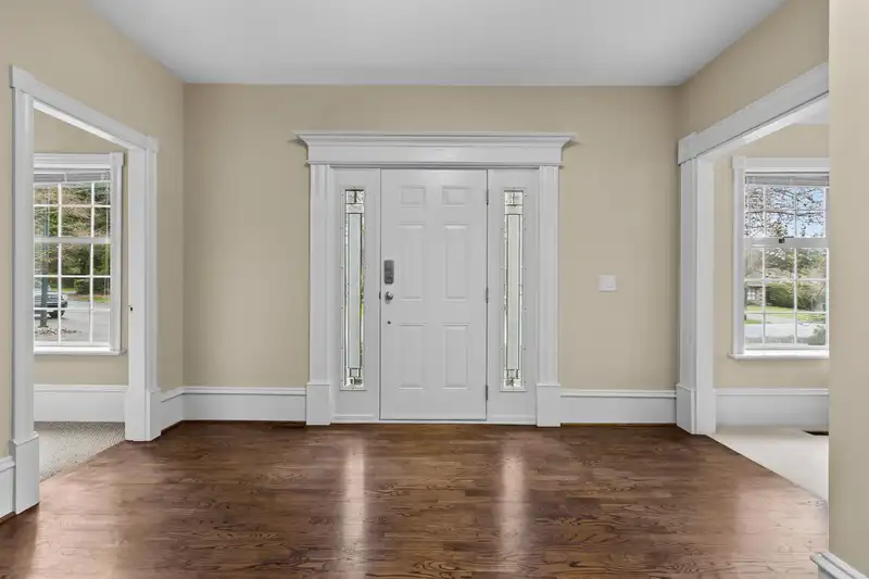 13445 19 AVENUE - photo 4 of 40