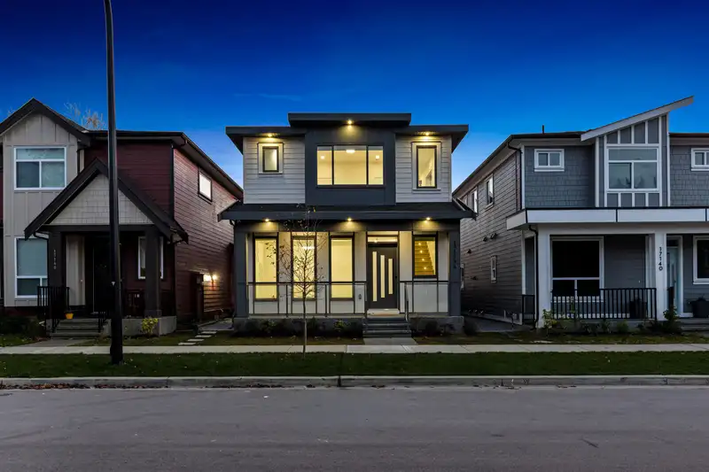 17144 1 AVENUE - photo 3 of 39