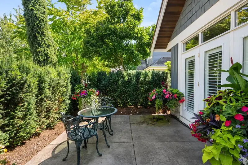 68 15715 34 AVENUE - photo 2 of 40