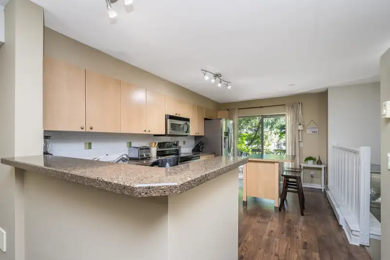 22 15233 34 AVENUE - photo 4 of 40
