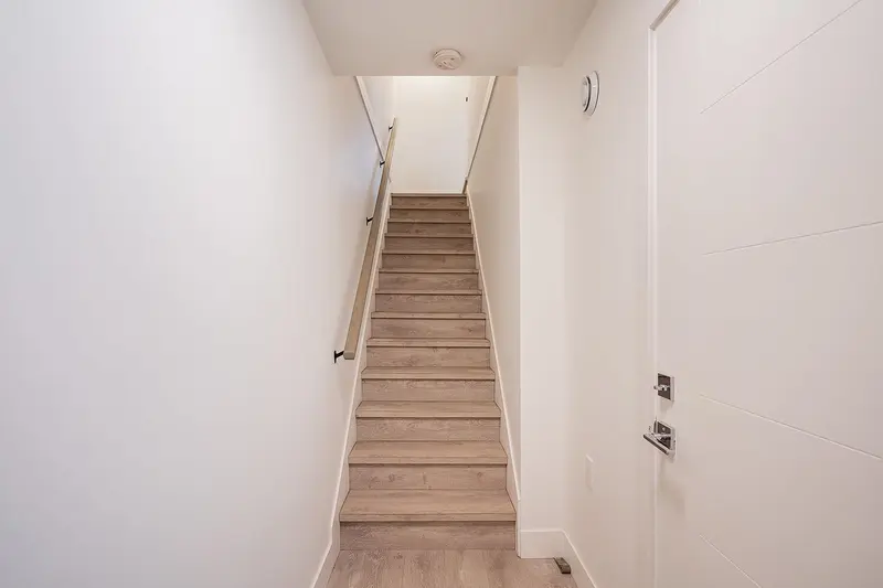 22 19749 55 AVENUE - photo 4 of 25