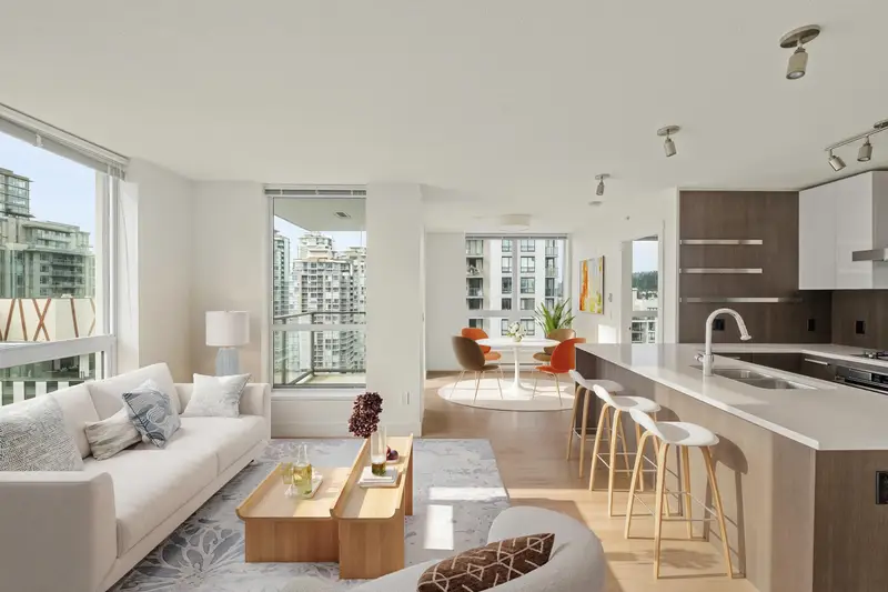 2306 3007 GLEN DRIVE - photo 1 of 25