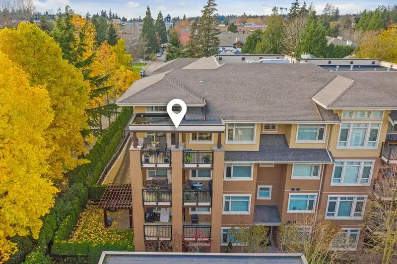 408 15360 20 AVENUE - photo 2 of 39