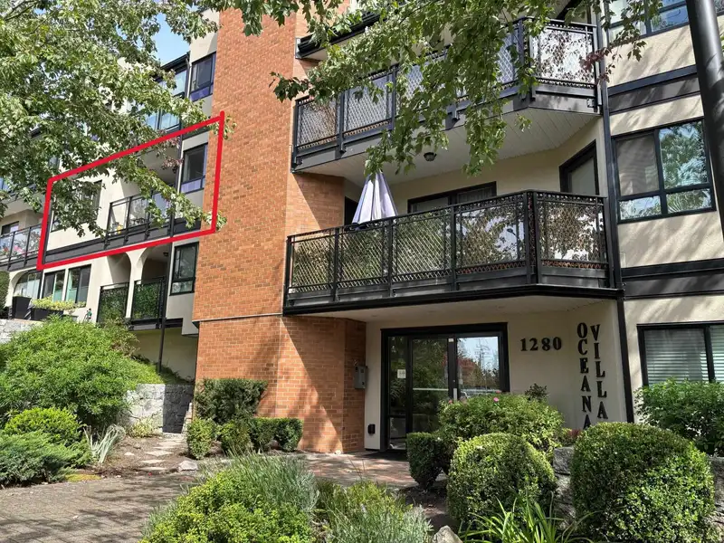 301 1280 FIR STREET - photo 2 of 25