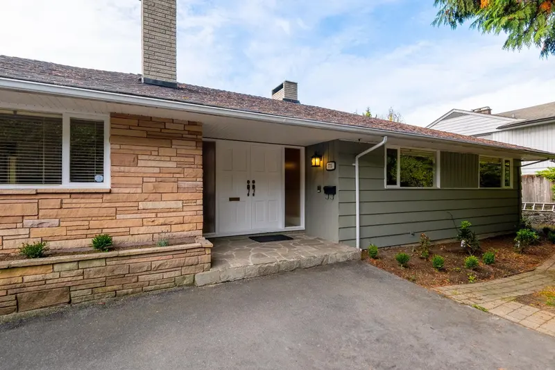 775 SOUTHBOROUGH DRIVE - photo 2 of 25