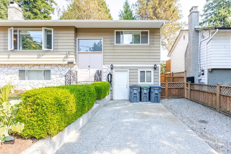 1426 128A STREET - photo 2 of 40