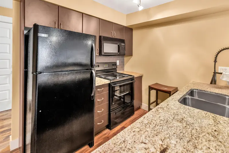 209 2515 PARK DRIVE - photo 4 of 17