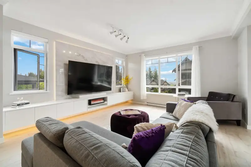 136 1350 MITCHELL STREET - photo 2 of 25