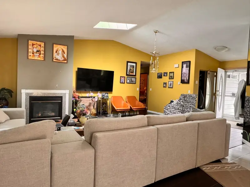 11101 CANYON CRESCENT - photo 4 of 14