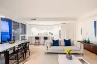 1805 1500 MARTIN STREET - thumbnail 6