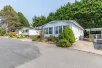 103 2062 KING GEORGE BOULEVARD - thumbnail 1
