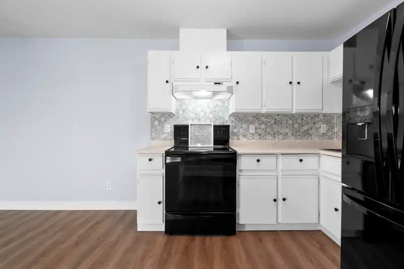 220 45669 MCINTOSH DRIVE - photo 2 of 25