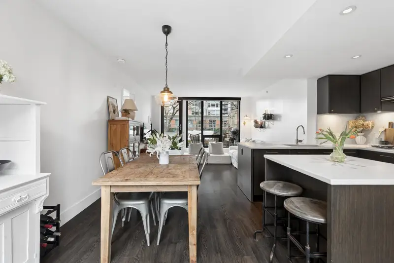 303 150 W 15TH STREET - photo 3 of 25