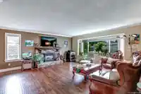 2064 156A STREET - thumbnail 4