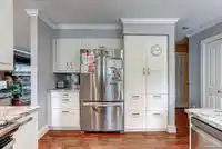 2064 156A STREET - thumbnail 10