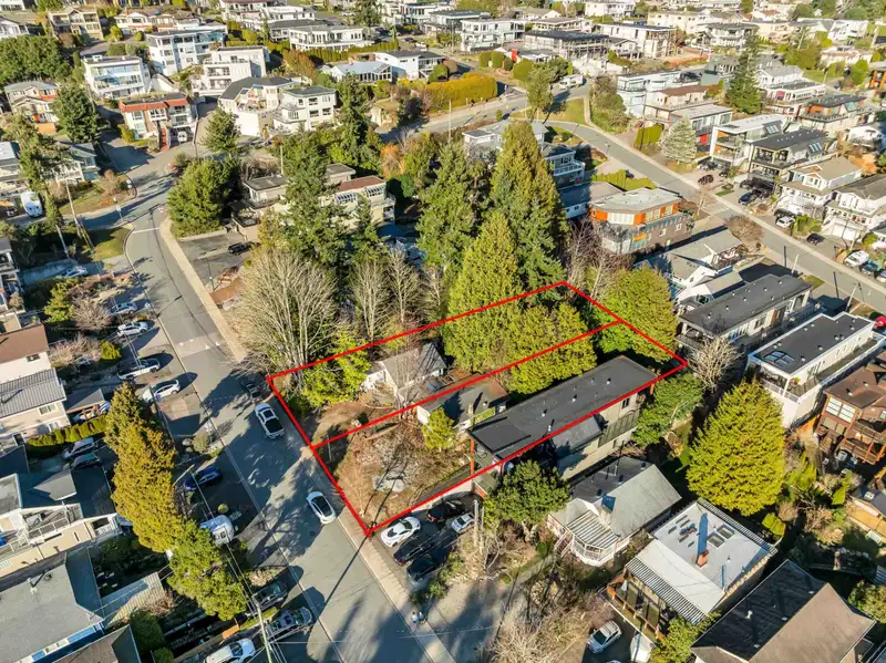 962 MAPLE STREET - photo 1 of 7