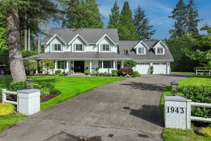 1943 133B STREET - photo 1 of 40