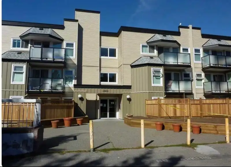 310 1850 E SOUTHMERE CRESCENT - photo 1 of 6