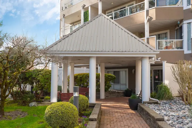 503 11605 227 STREET - photo 2 of 25