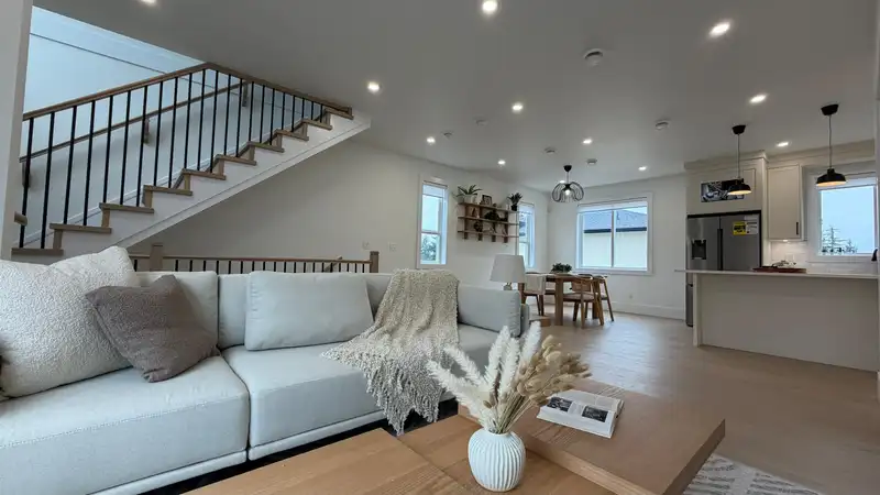 102 16058 9A AVENUE - photo 4 of 25